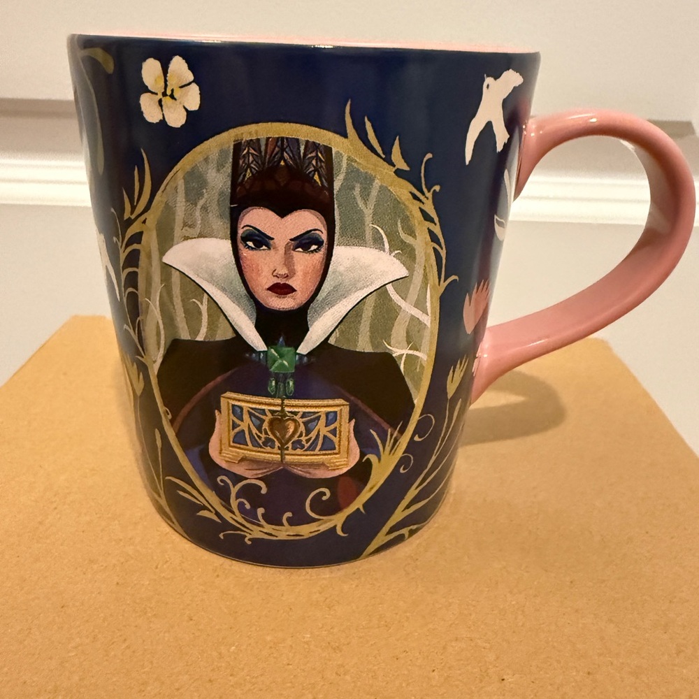 DISNEY PARKS LIVE-ACTION SNOW WHITE & EVIL QUEEN COFFEE MUG